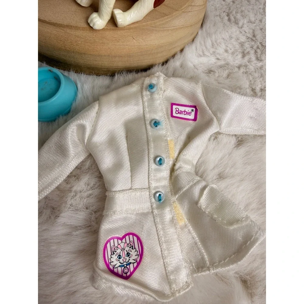 Vintage 1995 Barbie Pet Doctor Accessories Cat Dog Lab Coat Bed Mattel 14603
